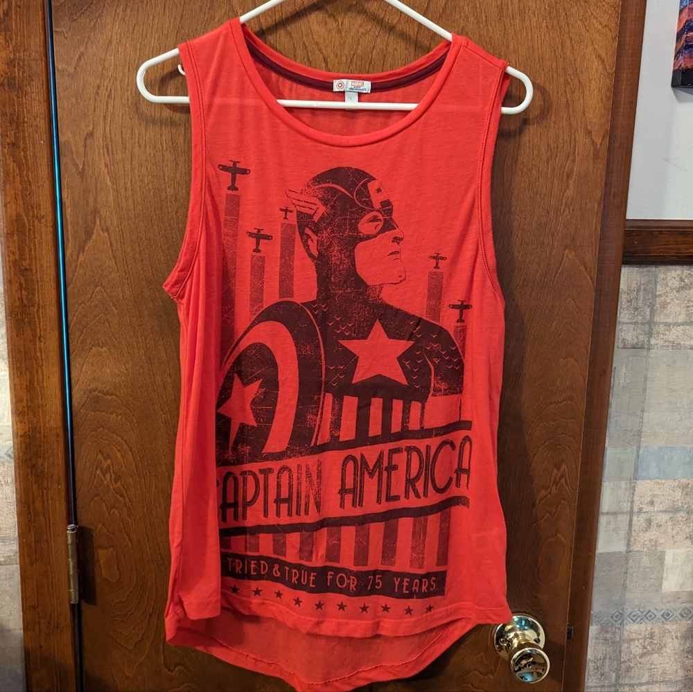 Red Her Universe Captain America women's tank top size L